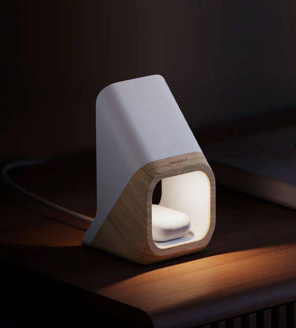 Nova Wireless Charging Station - Loaded Magazine