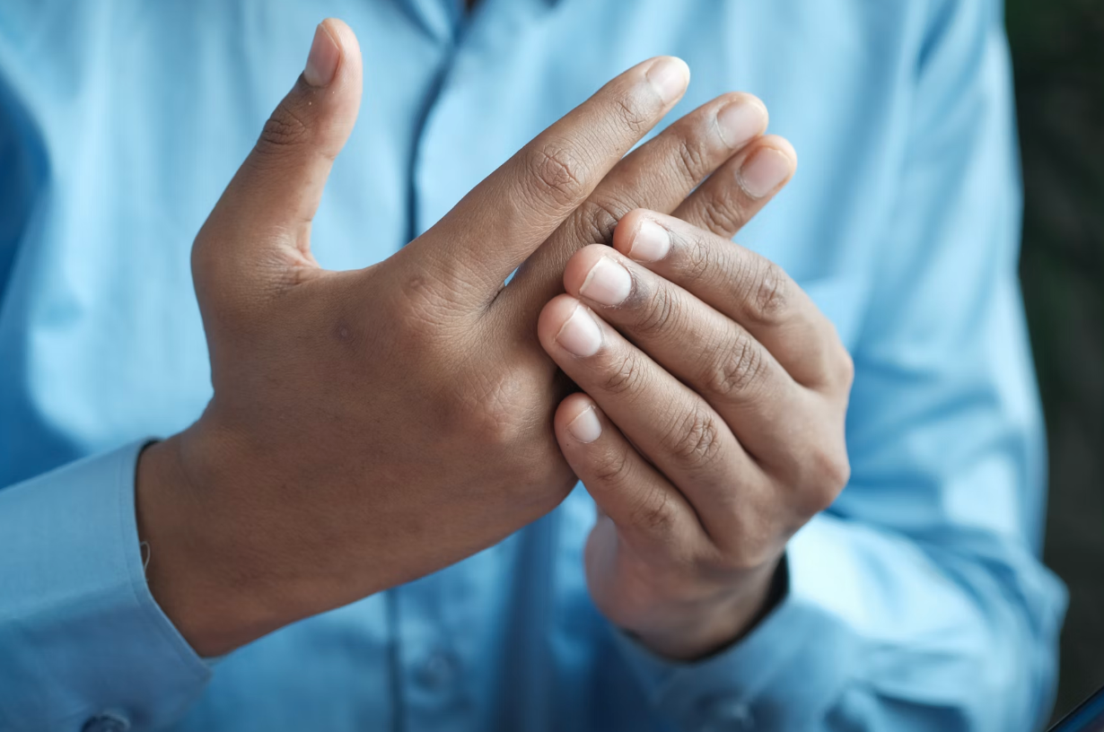 How to Manage Chronic Pain While Traveling