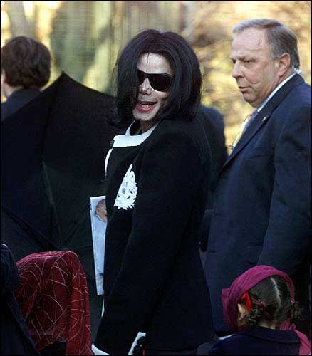 The Michael Jackson Balcony Moment That Defined Celebrity Madness
