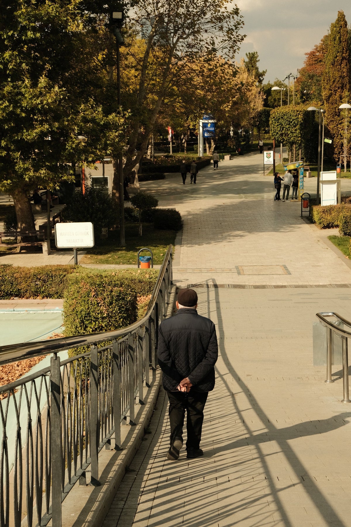 The Quiet Status of Knowing Where to Go Without Checking Your Phone